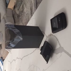 ***Sold******** Motorola RAZR brand-new with accessories unlocked 256 gb